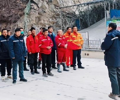 實(shí)戰(zhàn)演練，防患未“燃”｜雙河金礦開(kāi)展冬季火災(zāi)應(yīng)急預(yù)案演練